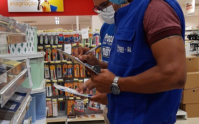 PROCON-AL realiza pesquisa de preços do material escolar para 2022