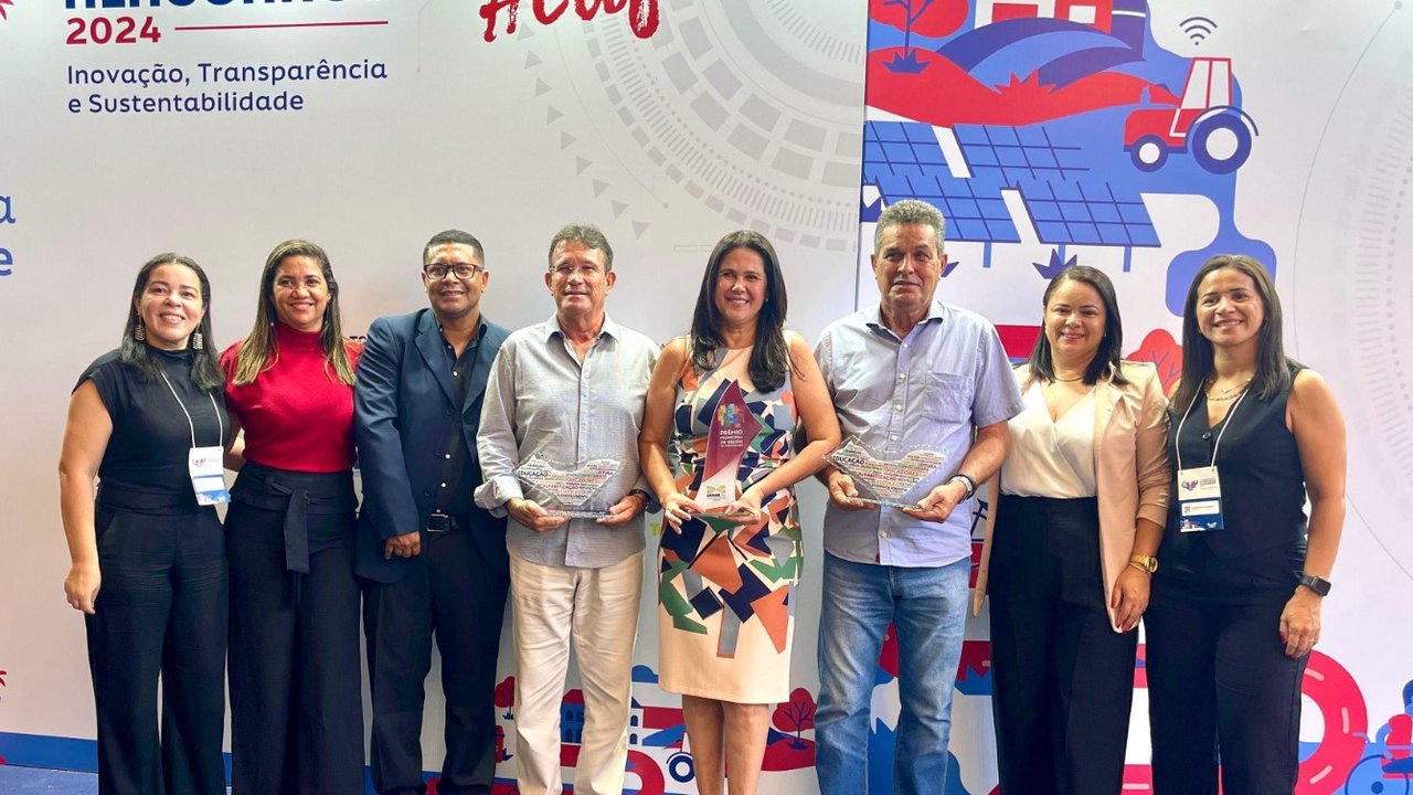 Município de Branquinha recebe prêmios de Gestão da Aprendizagem e de Honra ao Mérito Educativo