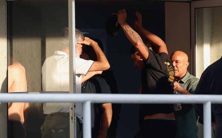 Justiça determina soltura de dez dos 21 torcedores uruguaios no Rio