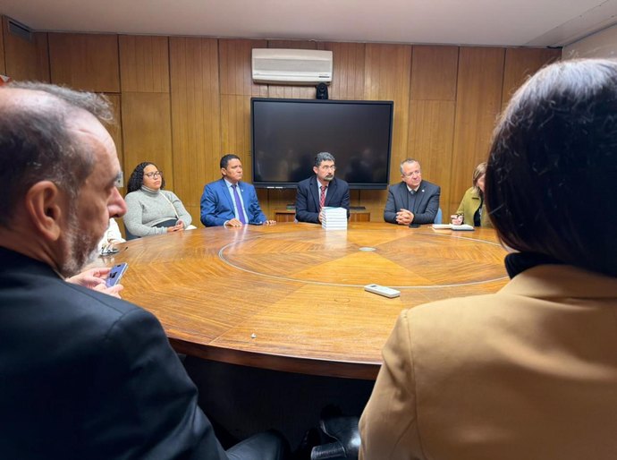 Reitor da ULisboa recebe delegação de Alagoas e destaca importância da cooperação internacional