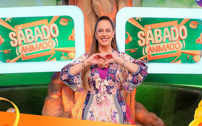 Silvia Abravanel volta à TV após morte de Silvio Santos e se emociona em discurso