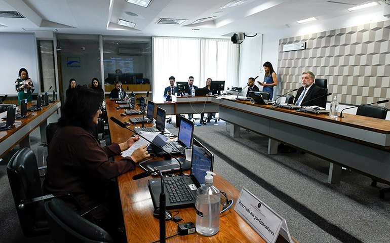 Projeto que impede taxação de doações via PIX avança