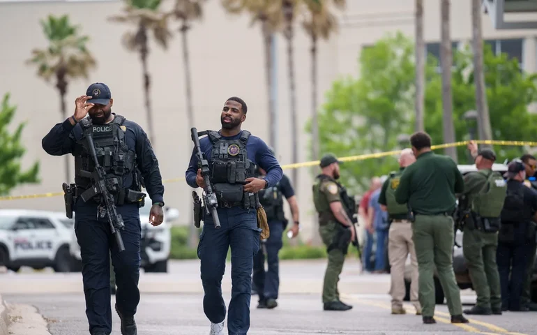Autoridades anunciam acusação de assassinato após tiroteio no shopping Louisiana que matou 1 pessoa e feriu 5