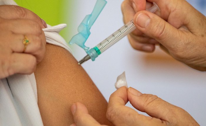 Vacinação contra a dengue caminha devagar nos estados