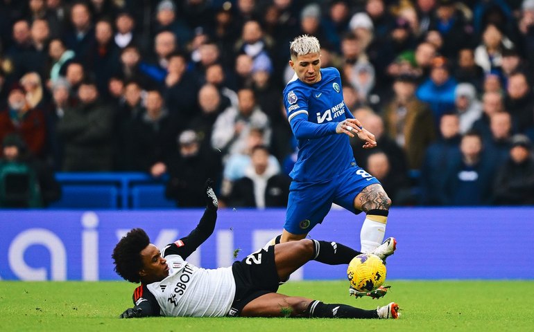 Chelsea só empata com Nottingham Forest em casa e vê rivais abrirem vantagem no Inglês
