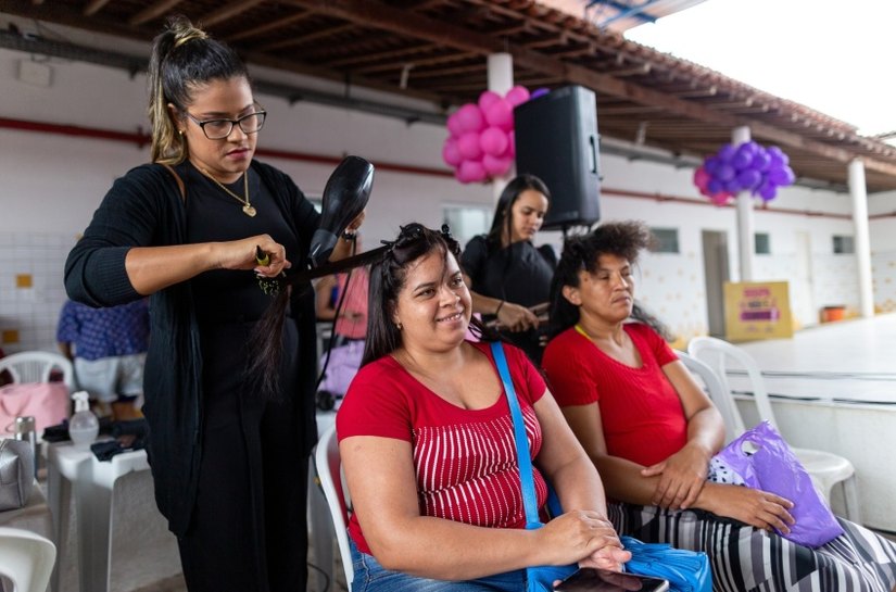 Prefeitura leva serviços de saúde, cidadania e emprego ao bairro do Vergel