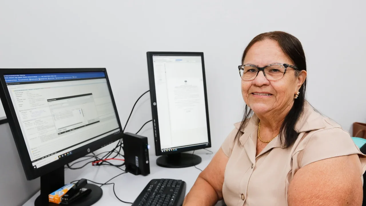 Trajetórias de dedicação: a história dos servidores que movimentam o Judiciário de Alagoas