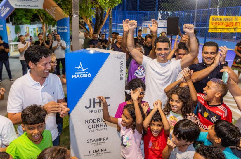 JHC entrega espaço de lazer e convivência a moradores de Rio Novo