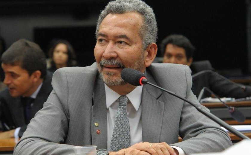 IDHM das grandes regiões avança, mas Alagoas fica estagnada, diz Paulão