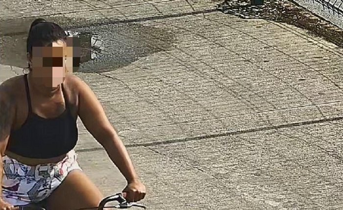 Mulher estava andando em uma bicicleta no bairro Cidade Universitária
