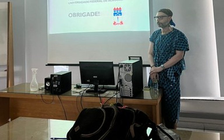 Maior evento científico de moda do país premia trabalho de docente da Ufal