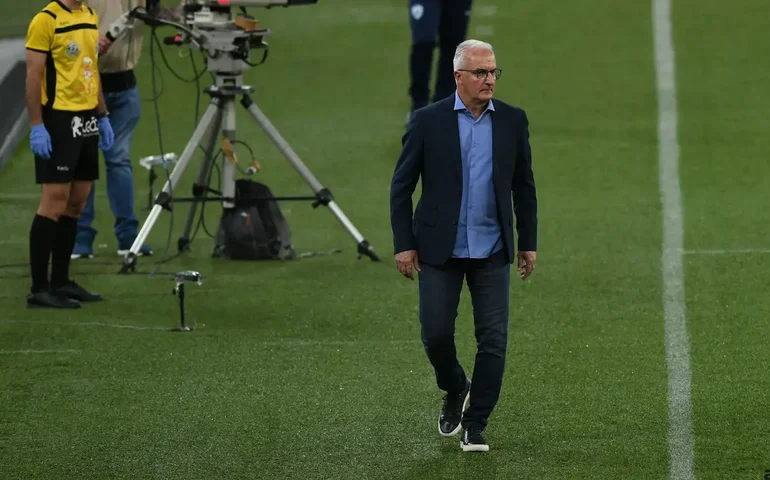 Botafogo vence o clássico contra o Fluminense no Carioca sob os olhares de Dorival Jr.