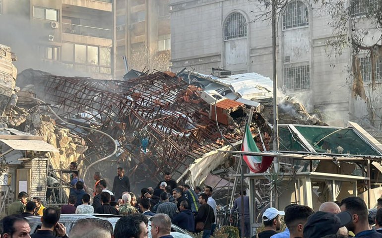 Síria: milhares fogem enquanto rebeldes avançam em direção à 3ª maior cidade do país