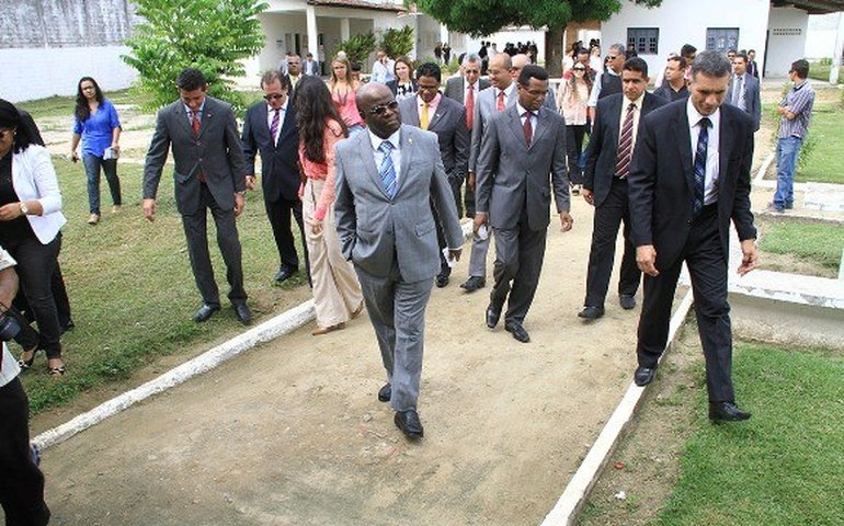 Defensoria Pública acompanha Joaquim Barbosa em visita a UIM