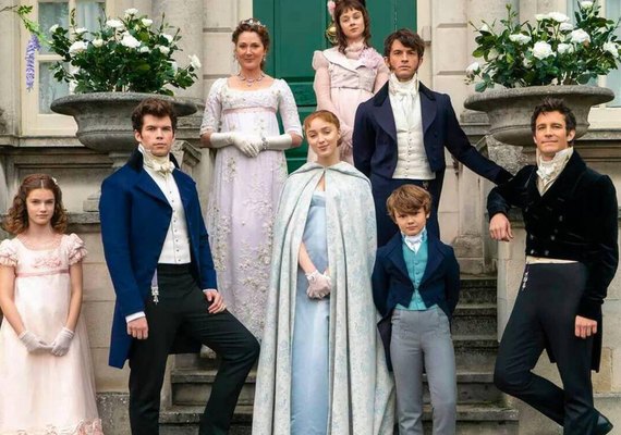 &#8216;Bridgerton&#8217;: Jonathan Bailey defende decisão de diminuir cenas de sexo na 2ª temporada