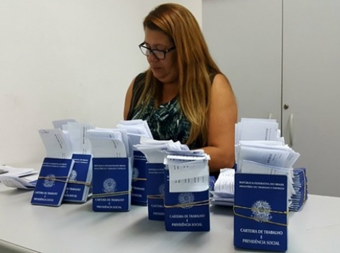 Mais de 350 carteiras de trabalho estão à espera dos titulares no Sine Jaraguá