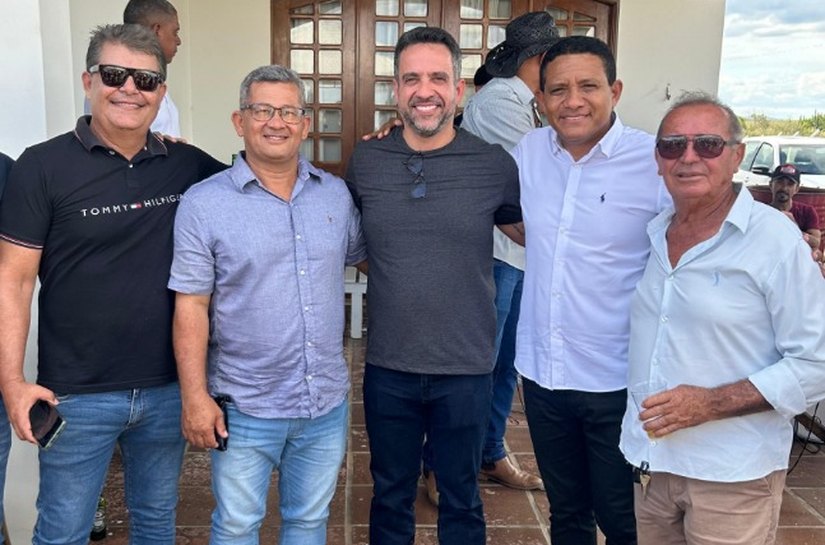 Júlio Cezar e Paulo Dantas alinham agenda de trabalho para o dia 22 em Palmeira