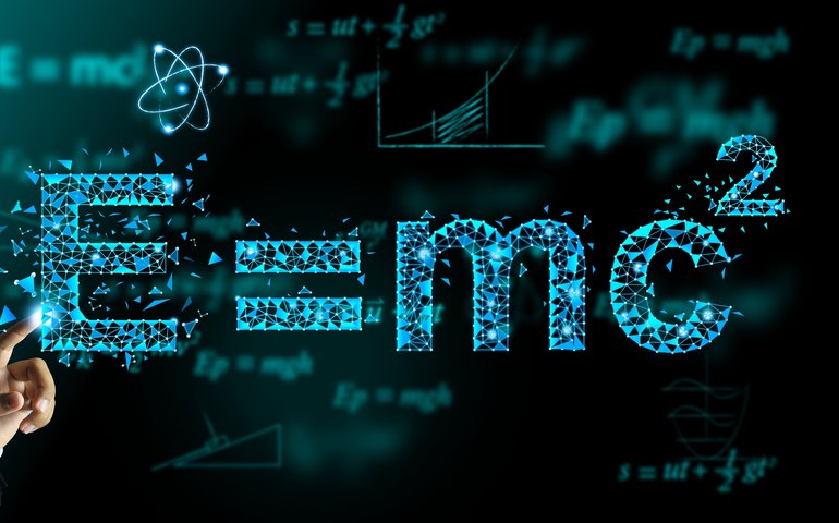 Autor explica o significado da expressão E=mc²