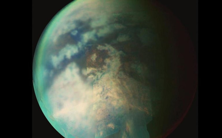 Atmosfera de Titã intriga cientistas ao 'oscilar como pião', revela missão espacial