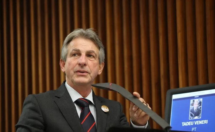 Deputado Tadeu Veneri alerta a maioridade penal só pode ser modificada com uma nova Constituição