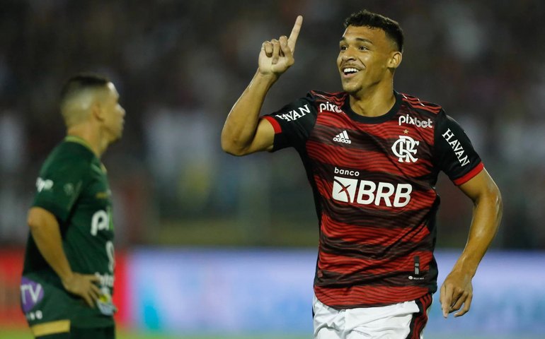 Bayern não tem dó de rival da 3ª Divisão e goleia por 5 a 0 na Copa da Alemanha