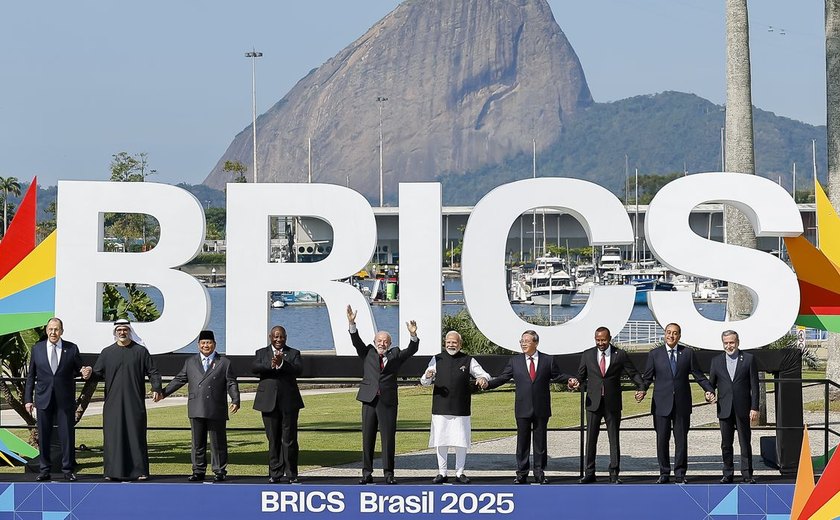 Lula diz que não recuou ideia de moeda própria do Brics