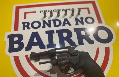 Ronda no Bairro detém jovem suspeito de roubar moto, relógio e celular na Pajuçara