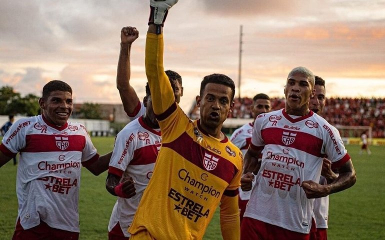 CRB vence o Cruzeiro de virada por 2 a 1
