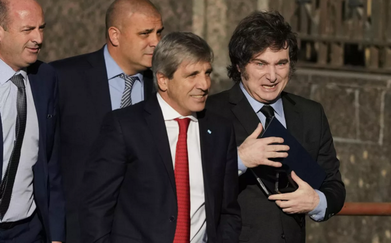 'Apoio político': secretário dos EUA se reúne com Milei e sugere fim de acordo financeiro com China