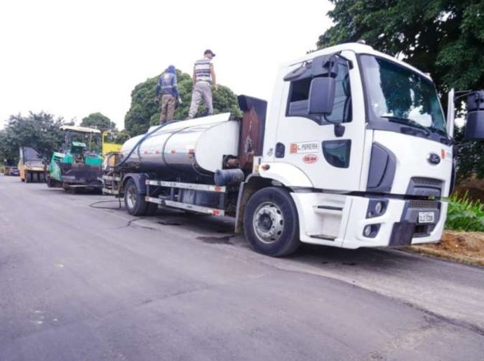 Avenida Norte/Sul, em Palmeira dos Índios, recebe pavimentação asfáltica
