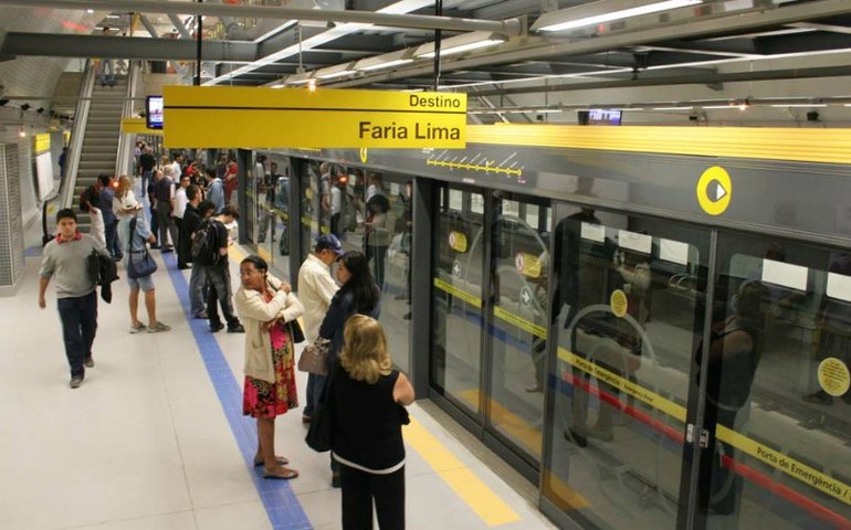 Falhas nas linhas 1-Azul e 3-Vermelha do Metrô de SP dificultam circulação
