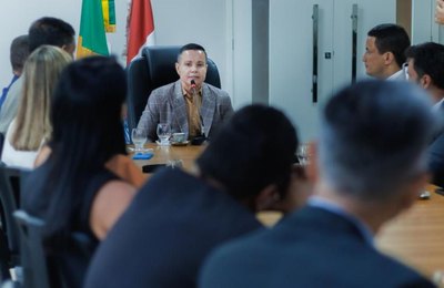 Acordo estruturado pela PGE amplia jornada e garante reajuste para cerca de 2.300 policiais civis