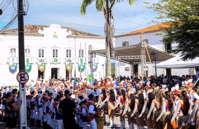 Prefeitura de Penedo inicia programação da Semana da Pátria 2025