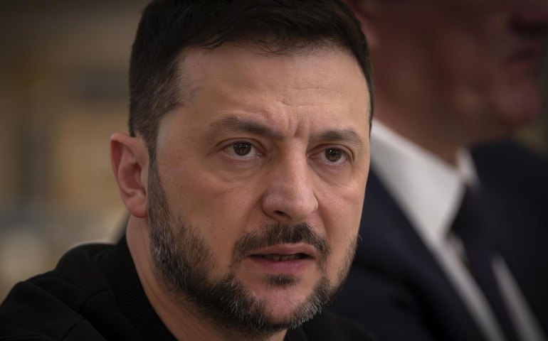 Mobilização forçada desgasta imagem de Zelensky entre ucranianos, aponta analista
