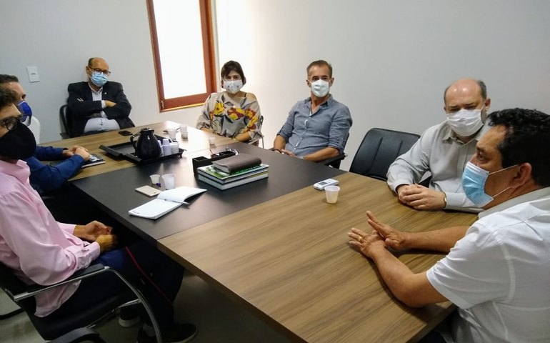 Severino Pessoa e reitor Josealdo Tonholo discutem investimentos para a Ufal