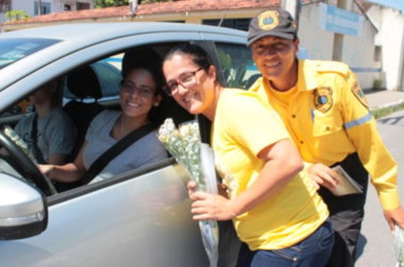 SMTT de Rio Largo homenageia as mulheres e fortalece a campanha Maio Amarelo
