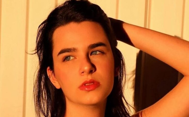 Modelo Valentina Boscardin, de 18 anos, morre por complicações da covid-19
