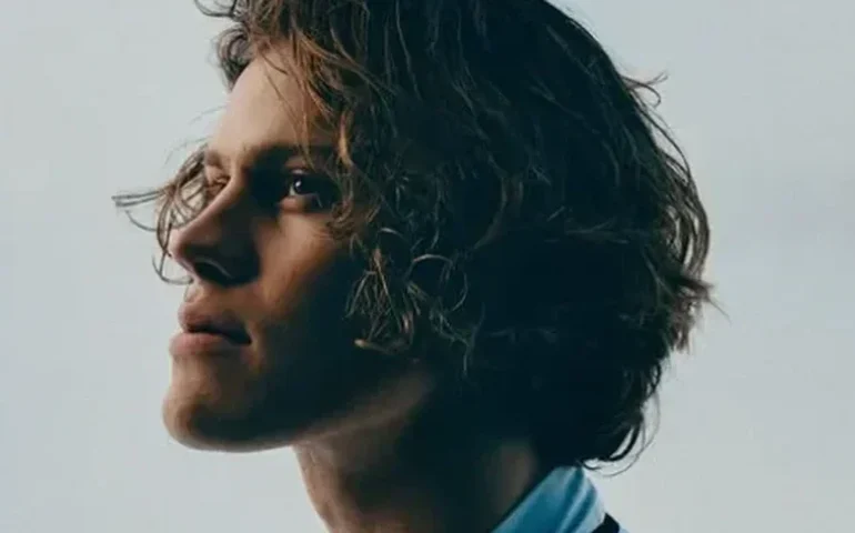 Lucas Braathen é campeão da Copa do Mundo no slalom gigante e leva o Brasil ao topo do esqui