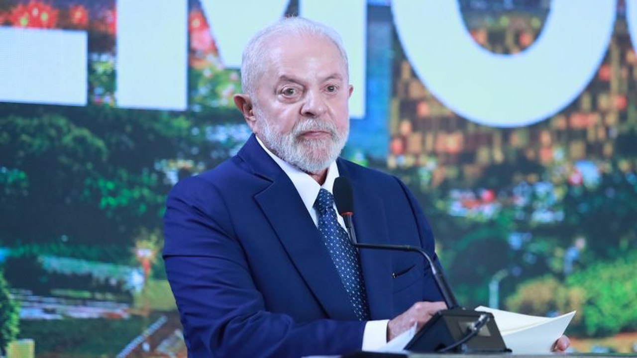 'Eu não vou interferir no seu time, como faz algum diretor do Corinthians', diz Lula para Flávio Dino, nomeado ministro do STF