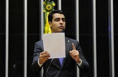 Iniciativa inédita orienta população com advogados e contadores voluntários 