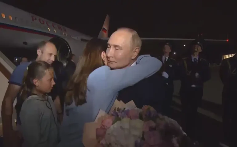 Após troca de prisioneiros, Moscou admite que russo libertado pela Alemanha era um agente do Kremlin 