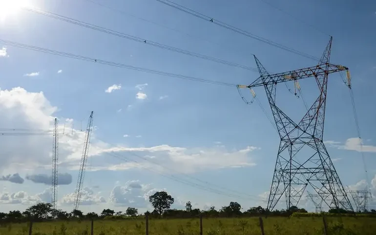 Relatório de MP do setor elétrico resgata benefícios para usinas a gás e carvão que impactam a conta de luz