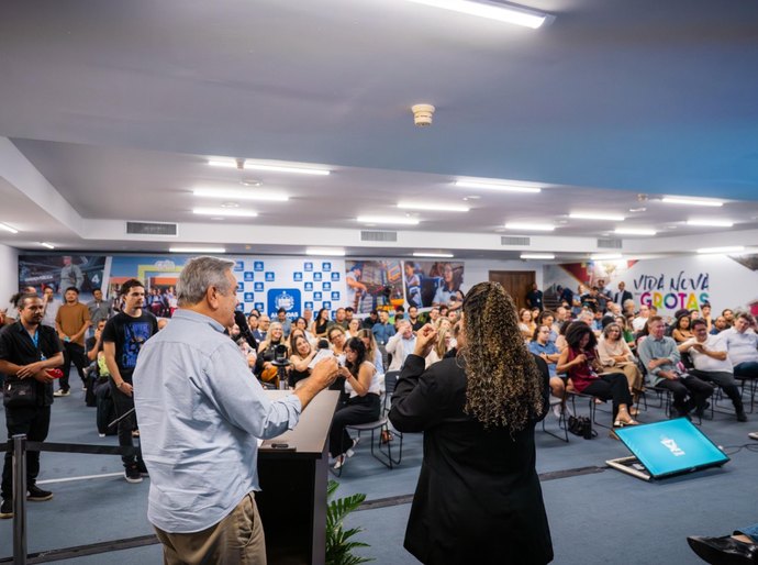 Em ato histórico, Governo de Alagoas nomeia 127 professores para Uneal