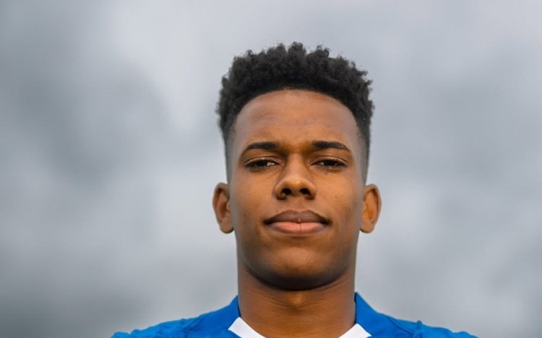 Chelsea anuncia o atacante Estêvão: 'Bem-vindo ao campeão mundial'