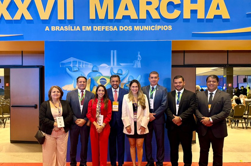 Neno da Laje participa da XXVII Marcha a Brasília em defesa dos municípios ao lado de Ângela Vanessa, Ravena e vereadores