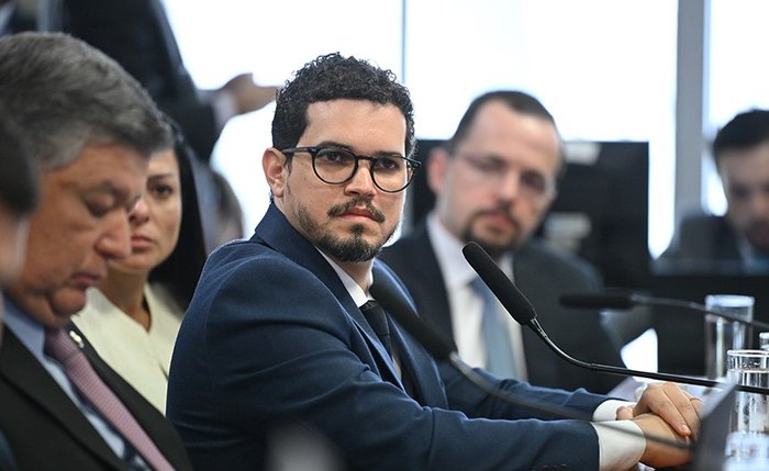 Advogado Eric Douglas Martins Fidelis preferiu se calar sobre repasses de empresas do 'Careca do INSS' ao seu escritório
