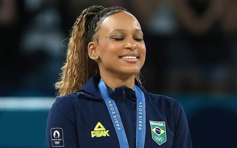 Rebeca Andrade encontra Biles em Nova York: 'Legal ver o que estamos construindo na modalidade'