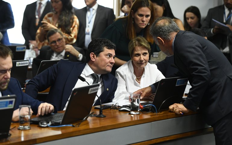 CCJ aprova plano de metas de combate à violência contra a mulher