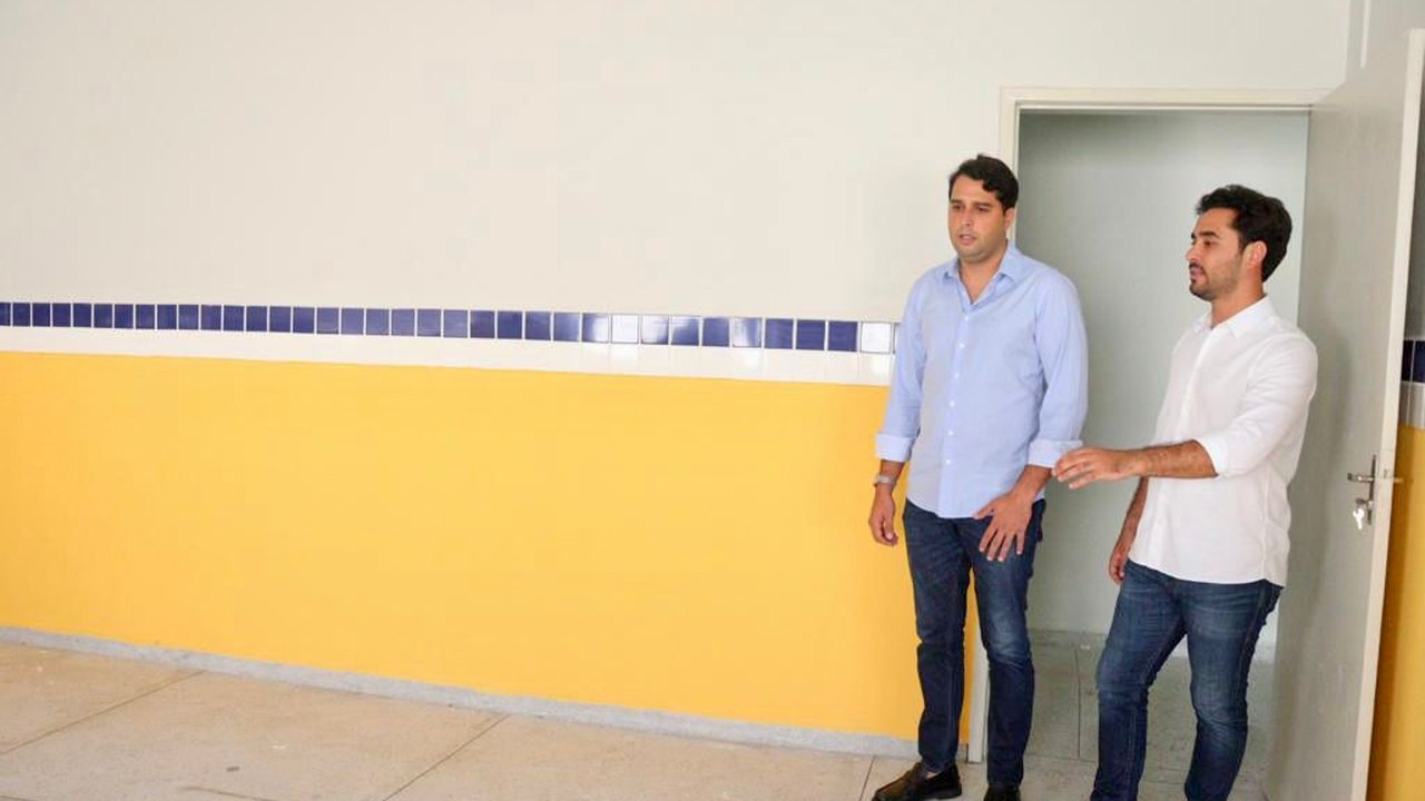 Prefeito e secretário de Santana do Mundaú vistoriam reta final das obras da Creche Vivendo a Infância