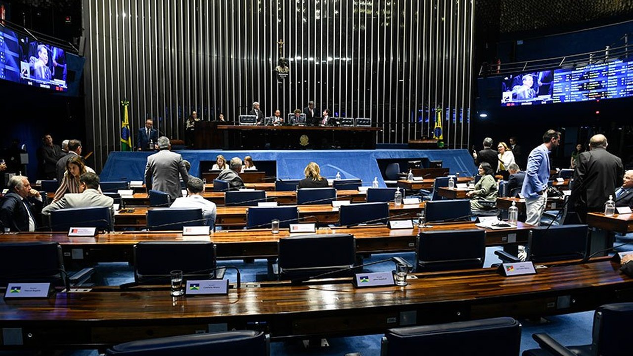 Senado aprova tese do marco temporal e Câmara reforça reação ao Supremo